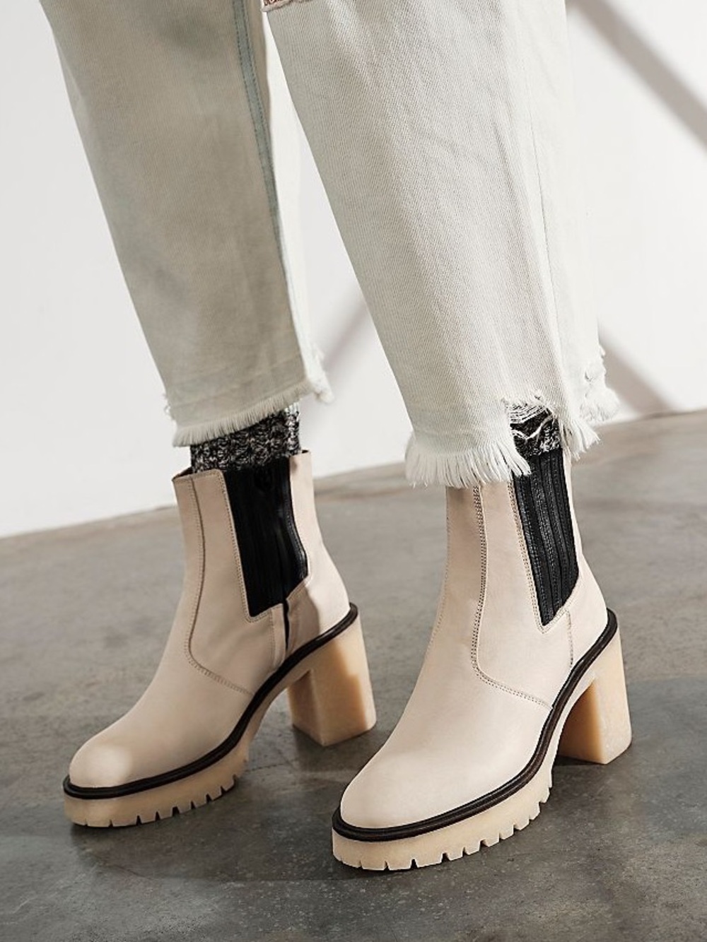 Free People James Chelsea Boot Chunky Lug Heel White Leather Size EU 37.5 boho